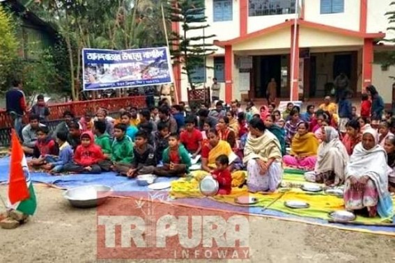 Kanchanpur’s 93 displaced Bengali families homeless, foodless : BJP Govt stopped regular ration supply Kanchanpur’s 93 displaced Bengali families homeless, foodless : BJP Govt stopped regular ration supply